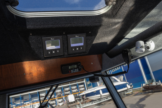VOYAGER 700 Cabin с YAMAHA 250