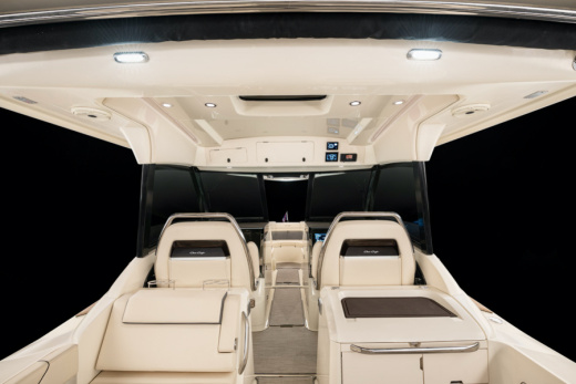 Chris-Craft Calypso 35