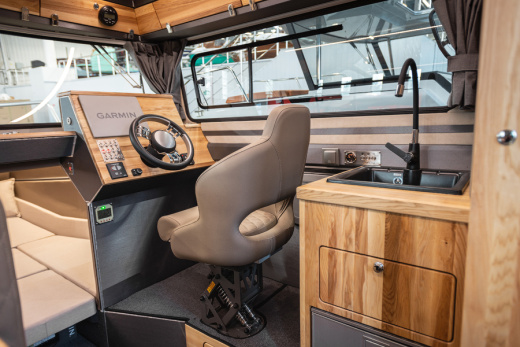 Swift Chaser 780