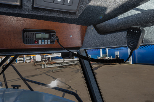VOYAGER 700 Cabin с YAMAHA 250