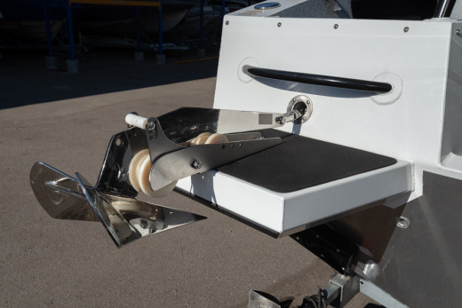 VOYAGER 700 Cabin с YAMAHA 250