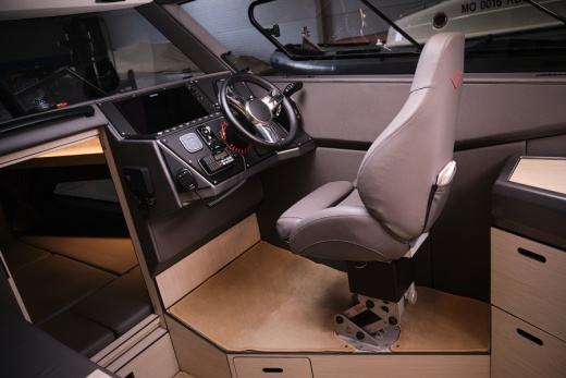 Victory A8 с двигателем SUZUKI 300 APX