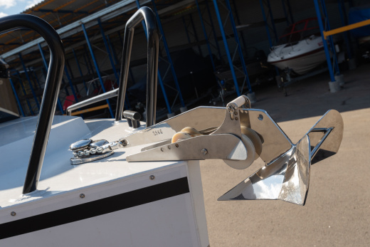 VOYAGER 700 Cabin с YAMAHA 250