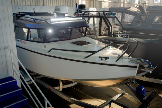 VOYAGER 700 Cabin с YAMAHA 250