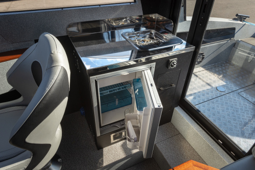 VOYAGER 700 Cabin с YAMAHA 250