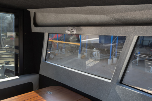 VOYAGER 700 Cabin с YAMAHA 250